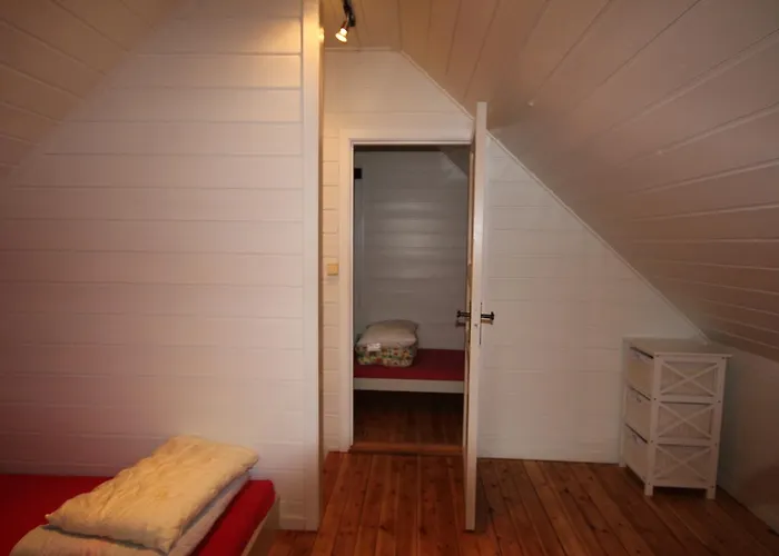 布拉特兰露营地旅馆 营地 *