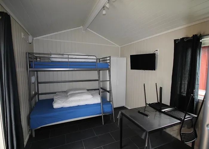 布拉特兰露营地旅馆 *